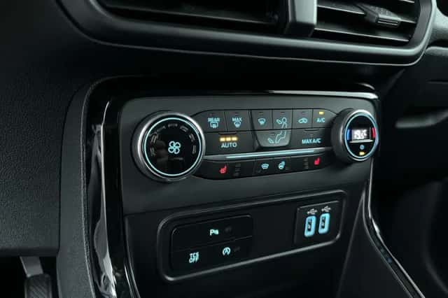 Ford EcoSport (2018) thumbnail 21