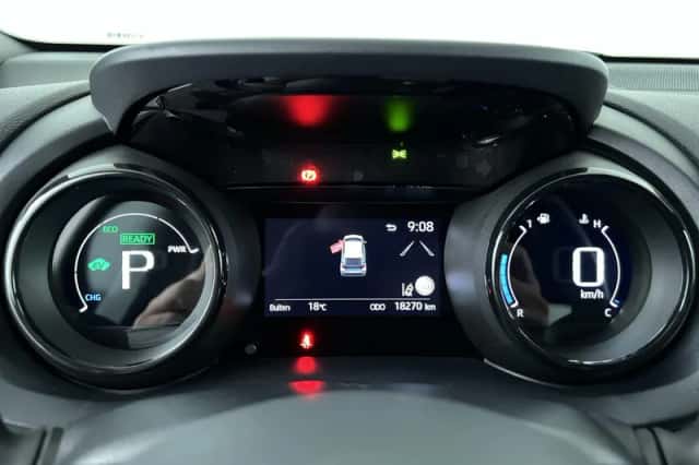 Toyota Yaris (2022) thumbnail 17