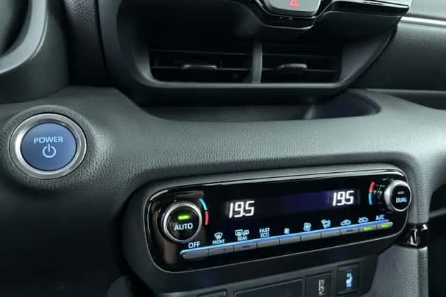 Toyota Yaris (2022) thumbnail 21