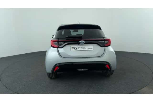 Toyota Yaris (2022) thumbnail 4
