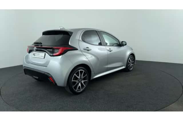 Toyota Yaris (2022) thumbnail 5
