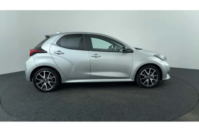 Toyota Yaris (2022) thumbnail 6