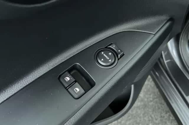 Kia Rio (2020) thumbnail 12