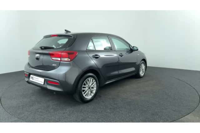 Kia Rio (2020) thumbnail 5