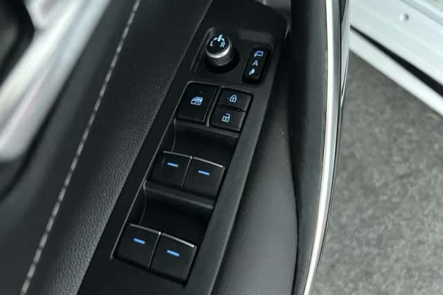 Toyota Corolla (2020) thumbnail 12