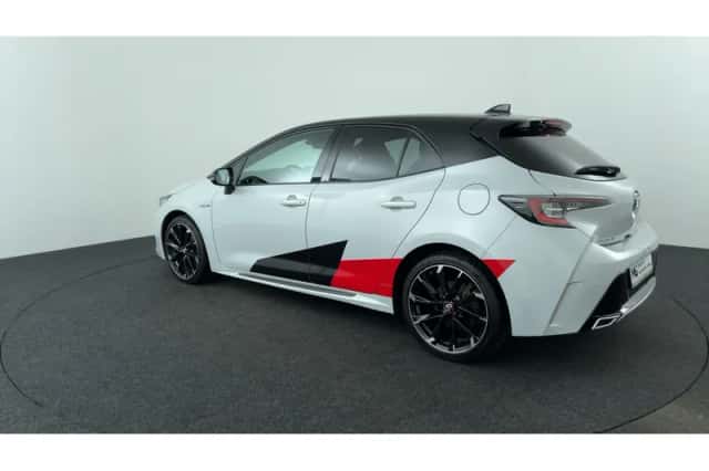 Toyota Corolla (2020) thumbnail 3
