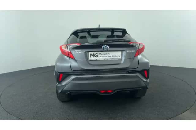 Toyota C-HR (2017) thumbnail 4