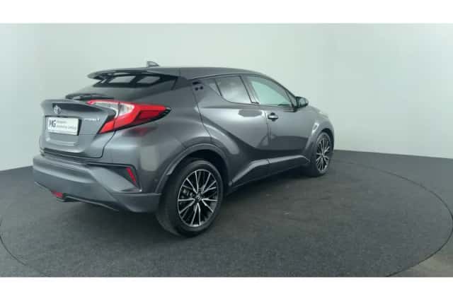 Toyota C-HR (2017) thumbnail 5