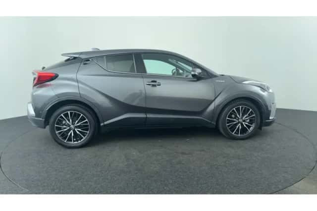 Toyota C-HR (2017) thumbnail 6
