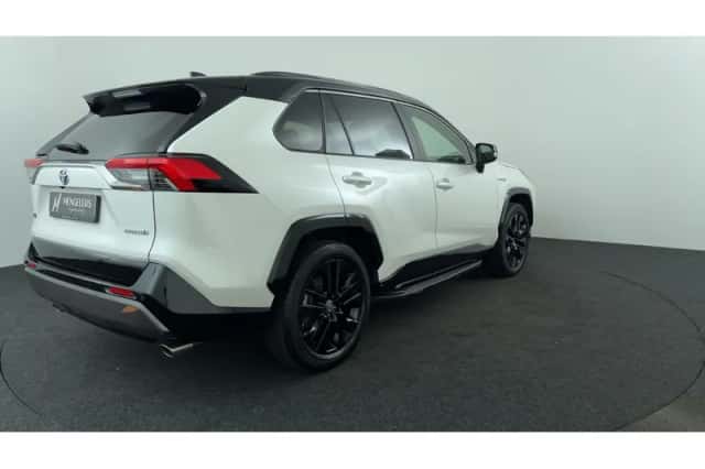 Toyota RAV4 (2022) thumbnail 5