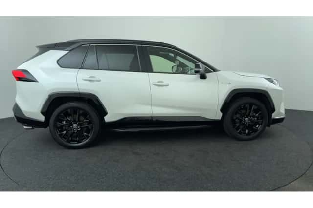 Toyota RAV4 (2022) thumbnail 6