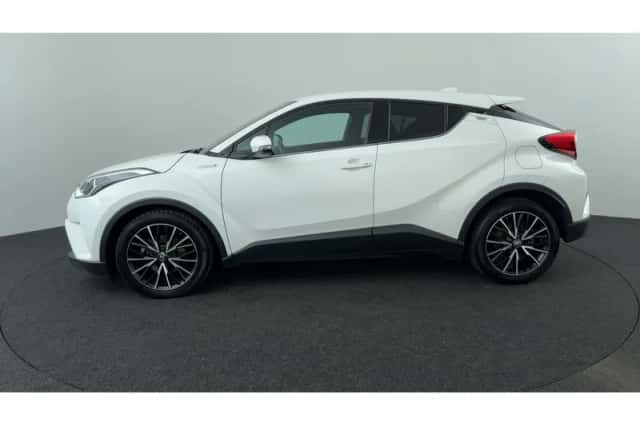 Toyota C-HR (2019) thumbnail 2