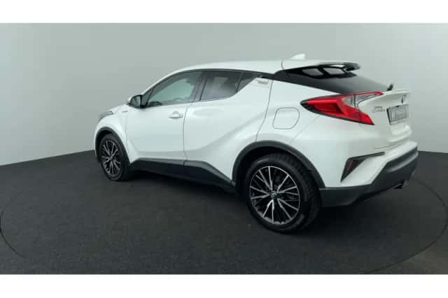 Toyota C-HR (2019) thumbnail 3
