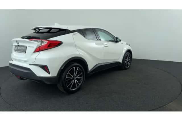 Toyota C-HR (2019) thumbnail 5