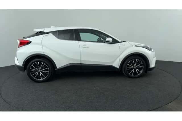 Toyota C-HR (2019) thumbnail 6
