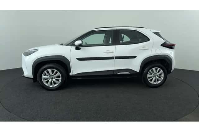 Toyota Yaris Cross (2023) thumbnail 2
