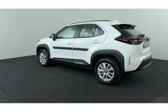 Toyota Yaris Cross (2023) thumbnail 3