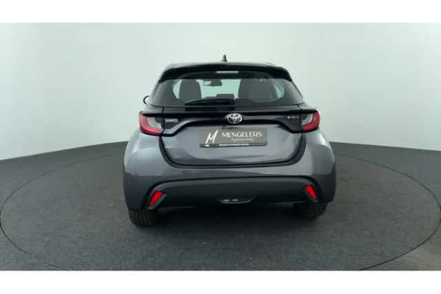 Toyota Yaris (2026) thumbnail 4
