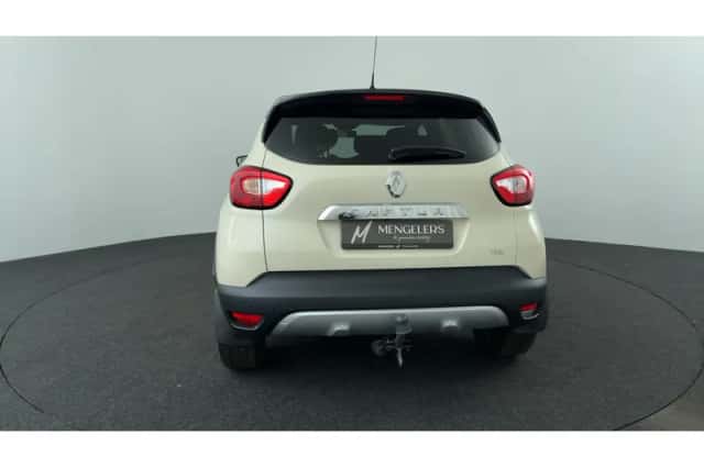 Renault Captur (2015) thumbnail 4