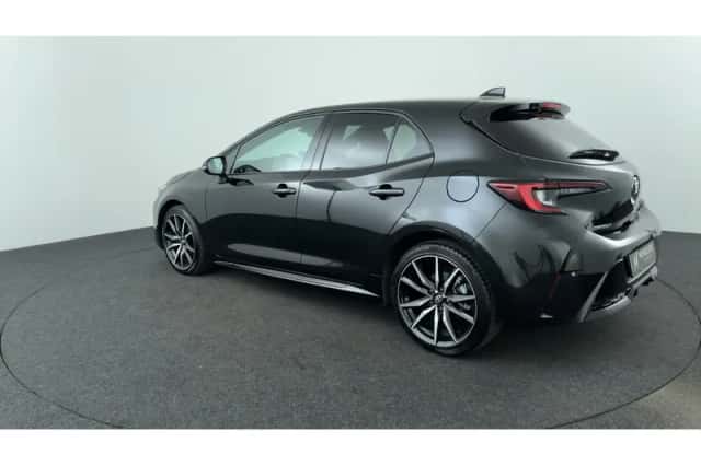 Toyota Corolla (2024) thumbnail 3