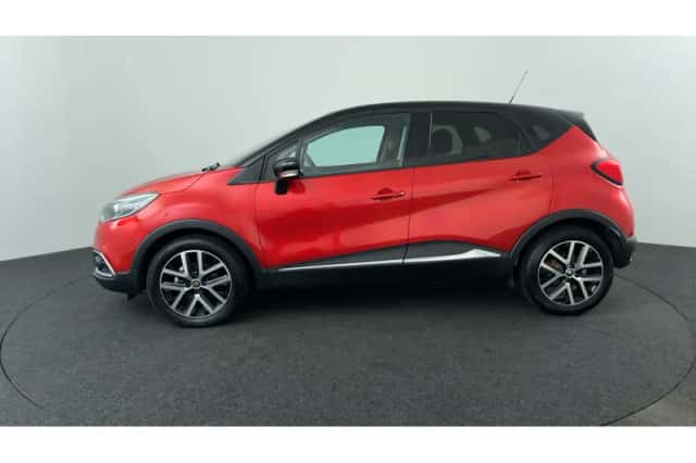 Renault Captur (2015) thumbnail 2