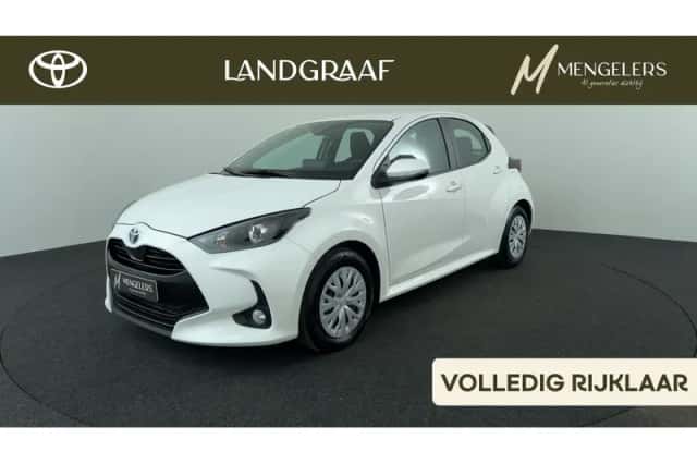 Toyota Yaris (2024) thumbnail 1