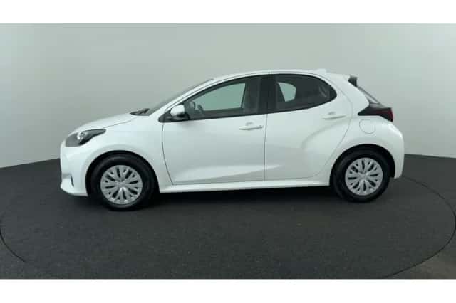 Toyota Yaris (2024) thumbnail 2