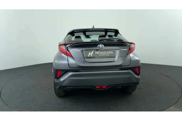 Toyota C-HR (2022) thumbnail 4