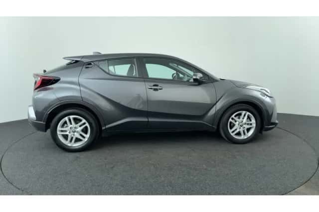 Toyota C-HR (2022) thumbnail 6