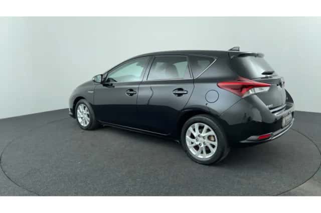 Toyota Auris (2018) thumbnail 3