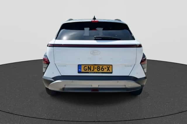 Hyundai Kona (2024) thumbnail 6
