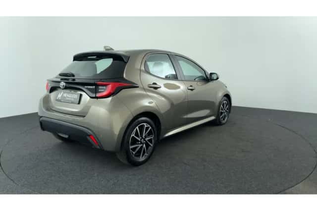Toyota Yaris (2023) thumbnail 5