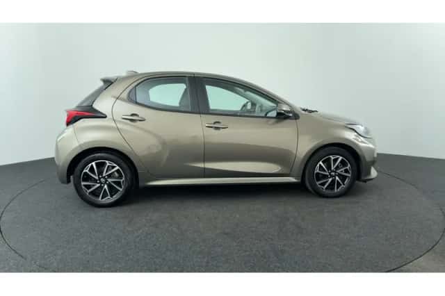 Toyota Yaris (2023) thumbnail 6