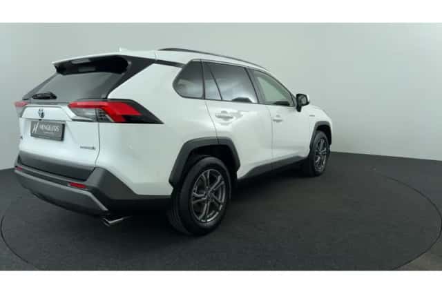 Toyota RAV4 (2021) thumbnail 5