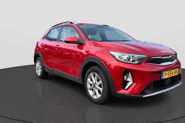 Kia Stonic (2022) thumbnail 2