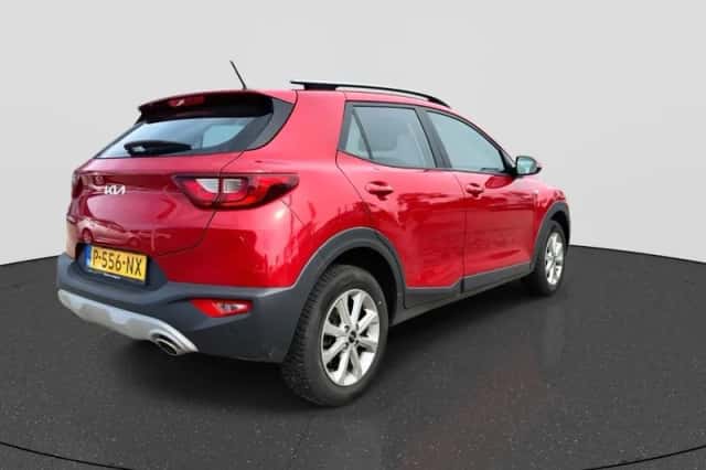 Kia Stonic (2022) thumbnail 3