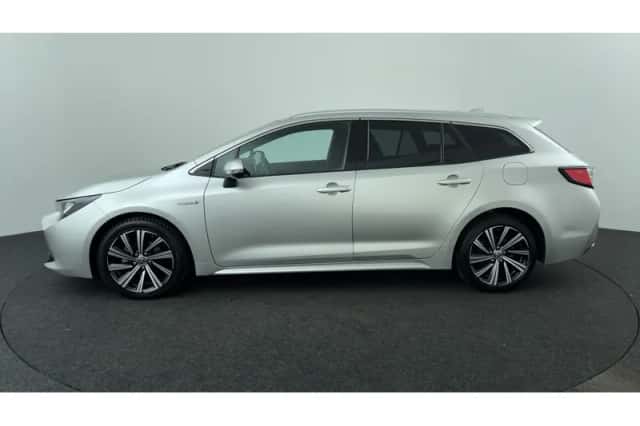 Toyota Corolla (2021) thumbnail 2