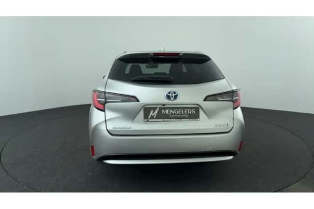 Toyota Corolla (2021) thumbnail 4