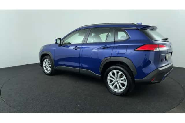 Toyota Corolla Cross (2024) thumbnail 3