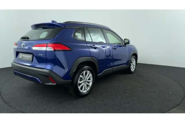 Toyota Corolla Cross (2024) thumbnail 5
