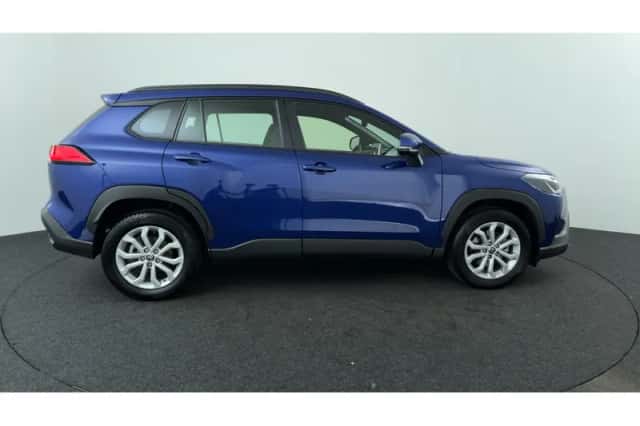 Toyota Corolla Cross (2024) thumbnail 6