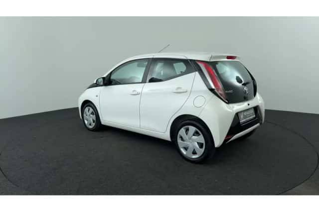 Toyota Aygo (2018) thumbnail 3
