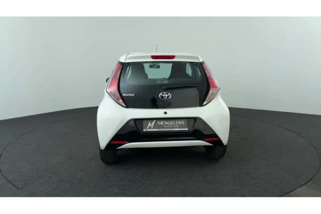 Toyota Aygo (2018) thumbnail 4