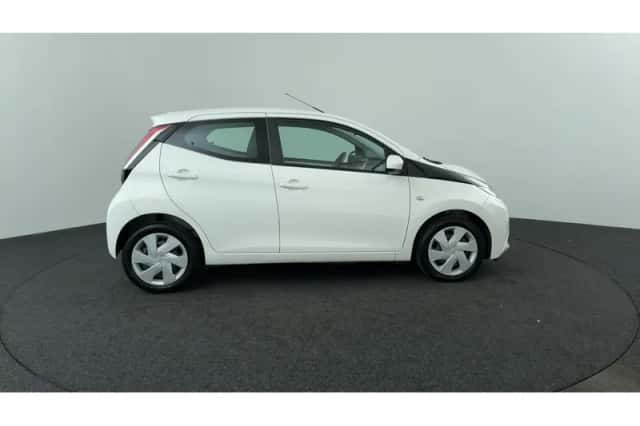 Toyota Aygo (2018) thumbnail 6
