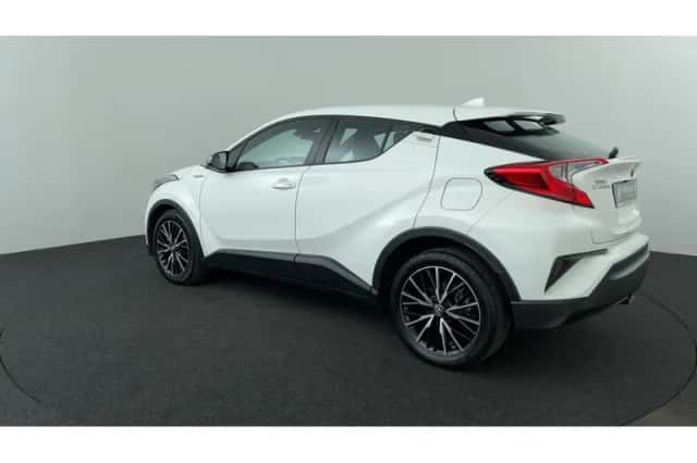 Toyota C-HR (2019) thumbnail 3