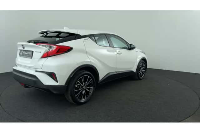 Toyota C-HR (2019) thumbnail 5