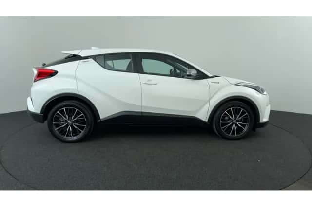 Toyota C-HR (2019) thumbnail 6