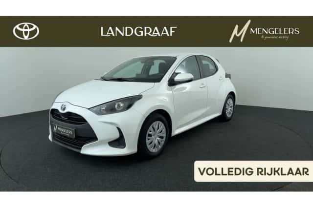 Toyota Yaris (2021) thumbnail 1