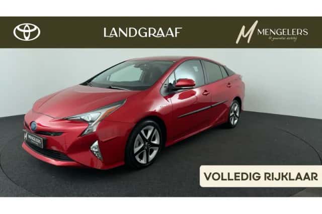 Toyota Prius (2016) thumbnail 1