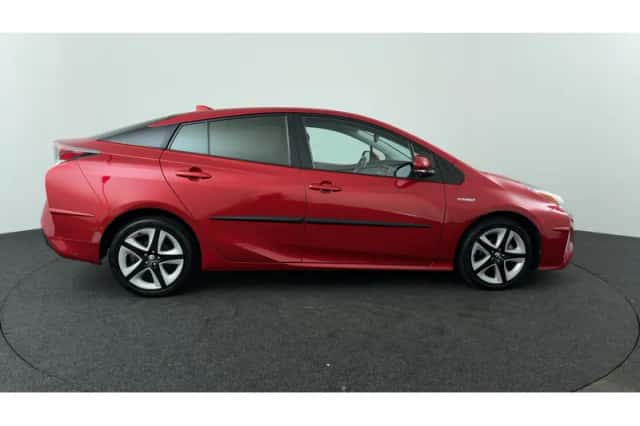 Toyota Prius (2016) thumbnail 6
